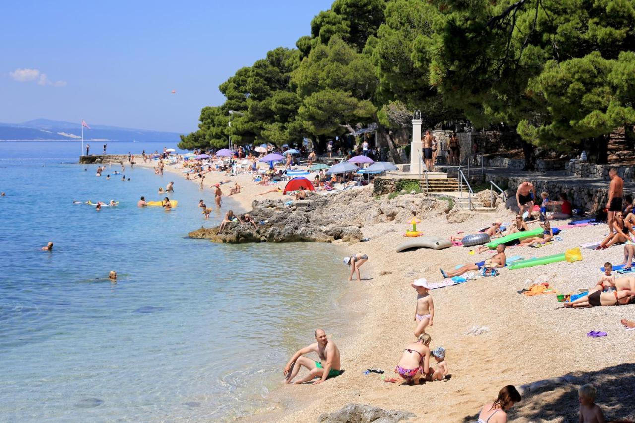Apartments And Rooms By The Sea Brela, Makarska - 13118 Dış mekan fotoğraf